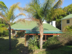 Entire 4 B/R family holiday home, 8 mins 2 Beach, Plettenberg Bay